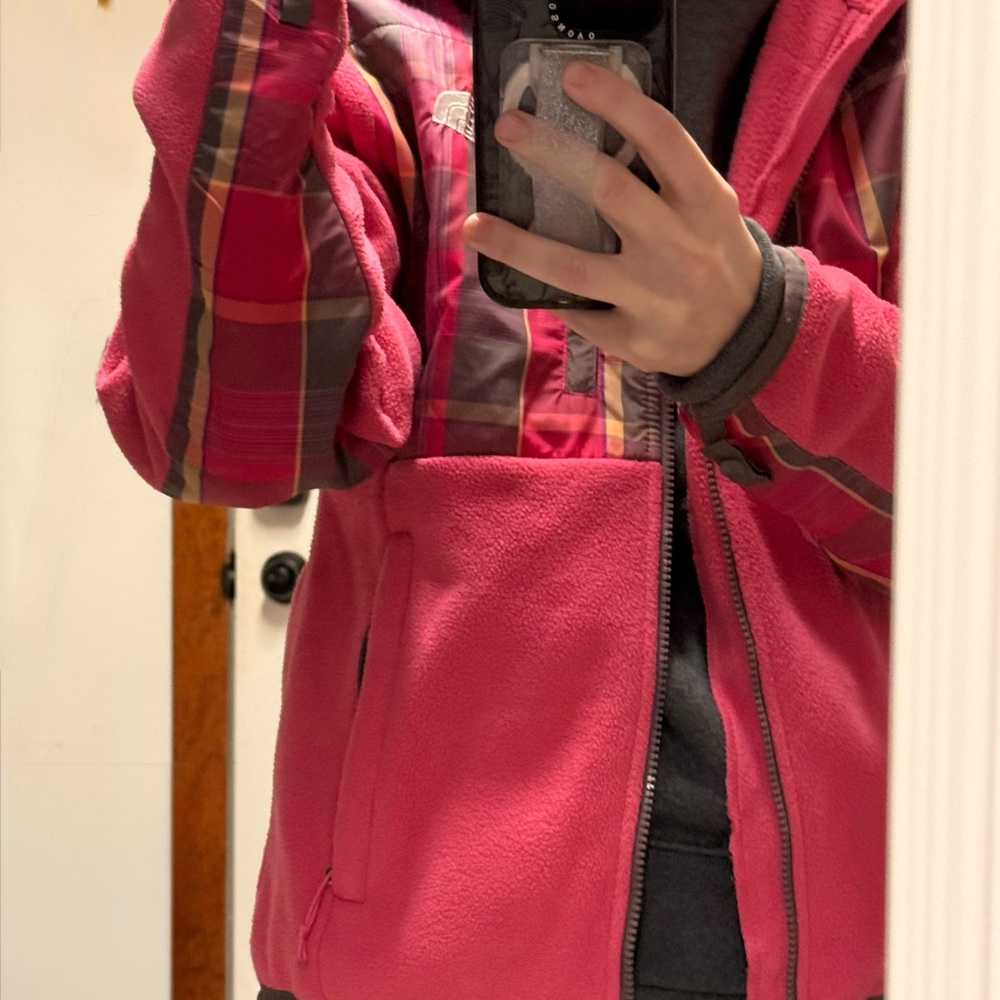 The North Face Pink and Plaid Fleece Jacket - Picture 4 of 5